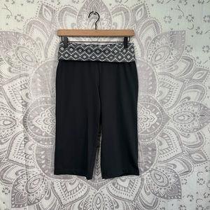 Euc $38 Danskin Now Long Shorts Legging Moroccan Grey Print Stretch Workout S